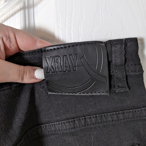 NWT X-Ray Jeans Classic Jet Black Distressed Knee Stretch Jeans Size 14 - Picture 5 of 8